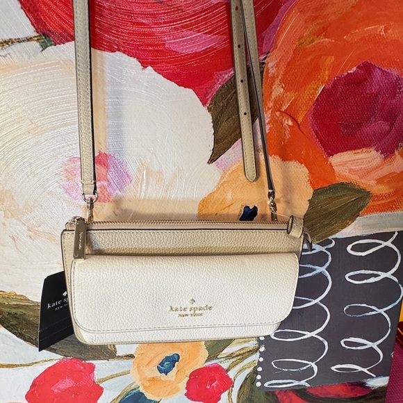 Kate Spade Cream Crossbody Bag - Picture 3 of 10